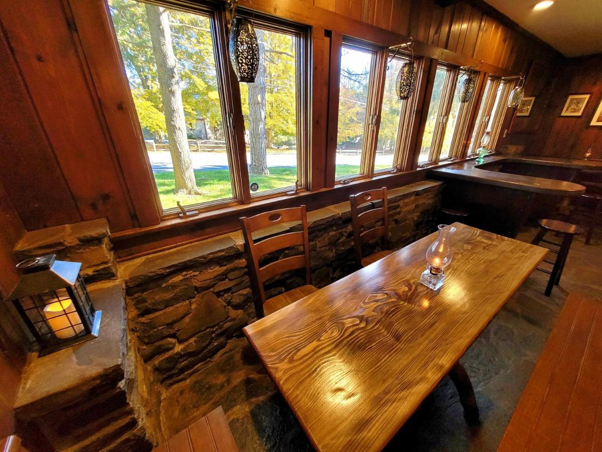 Pump House & Inn *
